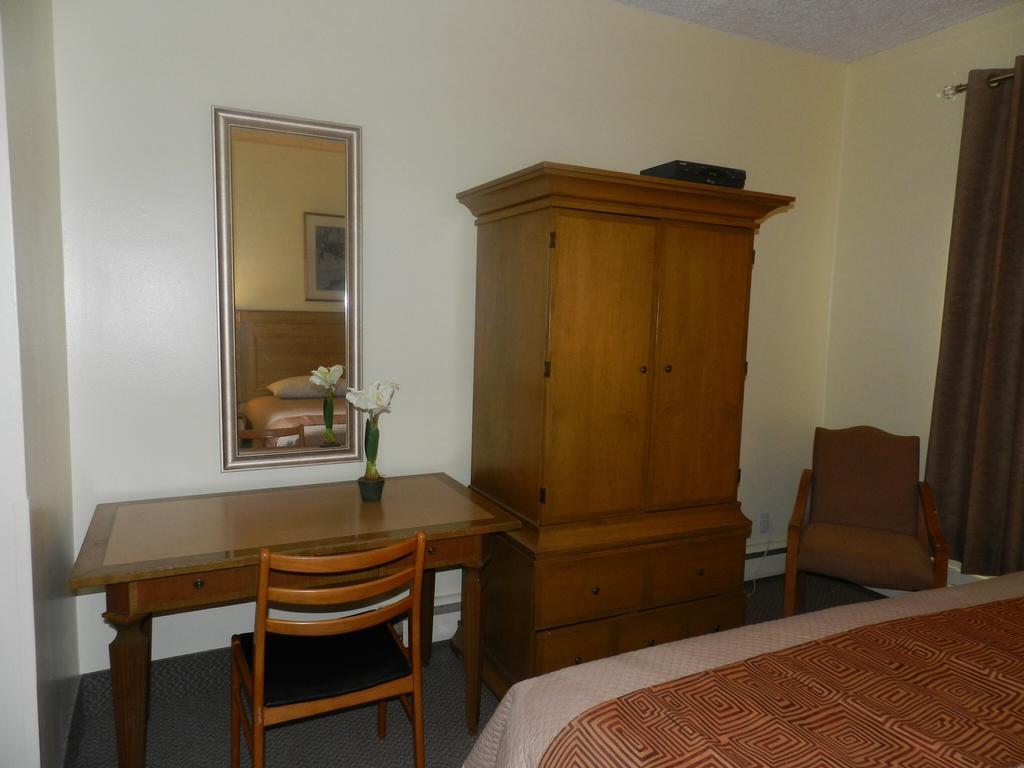 L'Auberge De L'Aeroport Inn Dorval Phòng bức ảnh