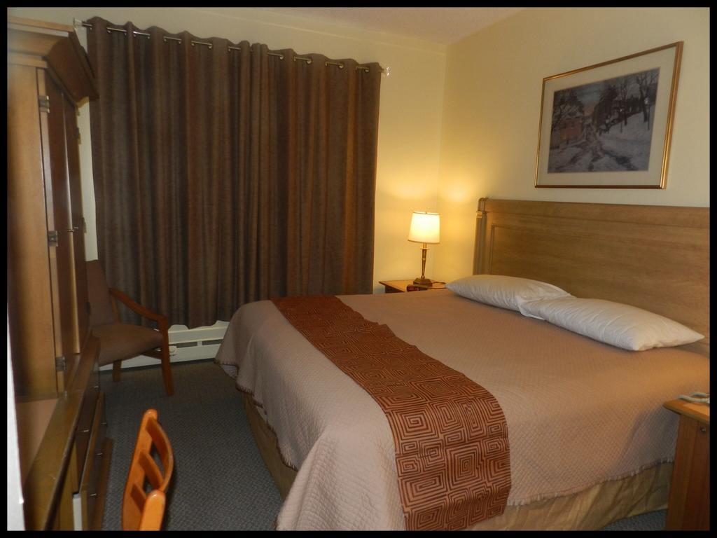 L'Auberge De L'Aeroport Inn Dorval Phòng bức ảnh
