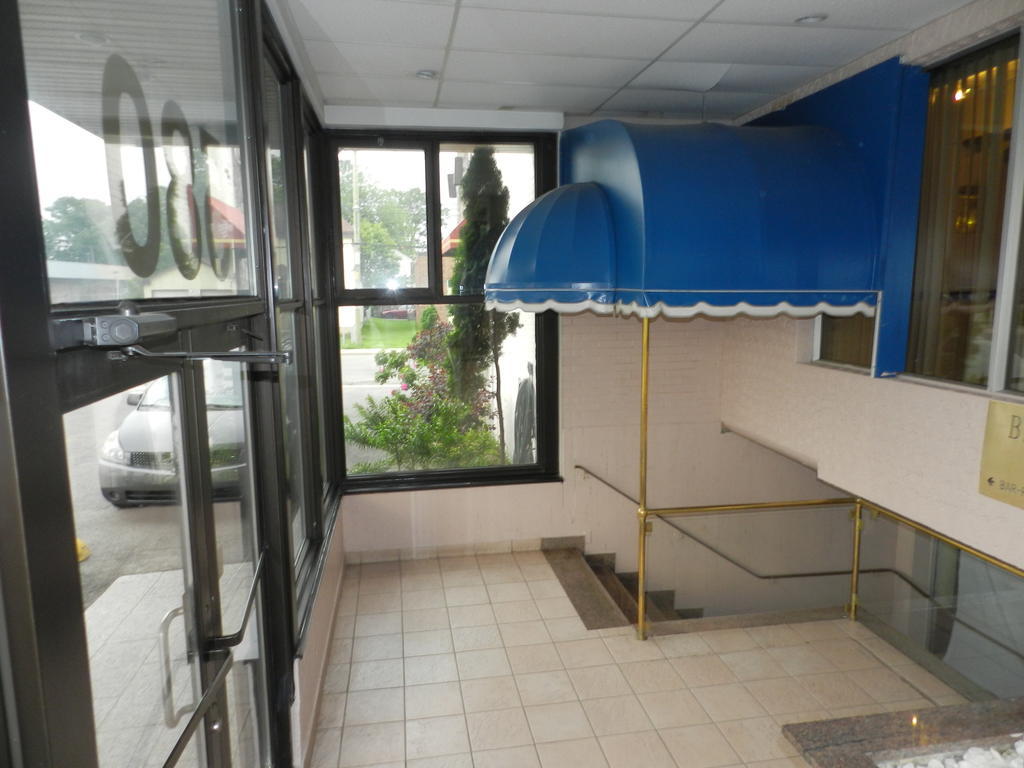 L'Auberge De L'Aeroport Inn Dorval Ngoại thất bức ảnh